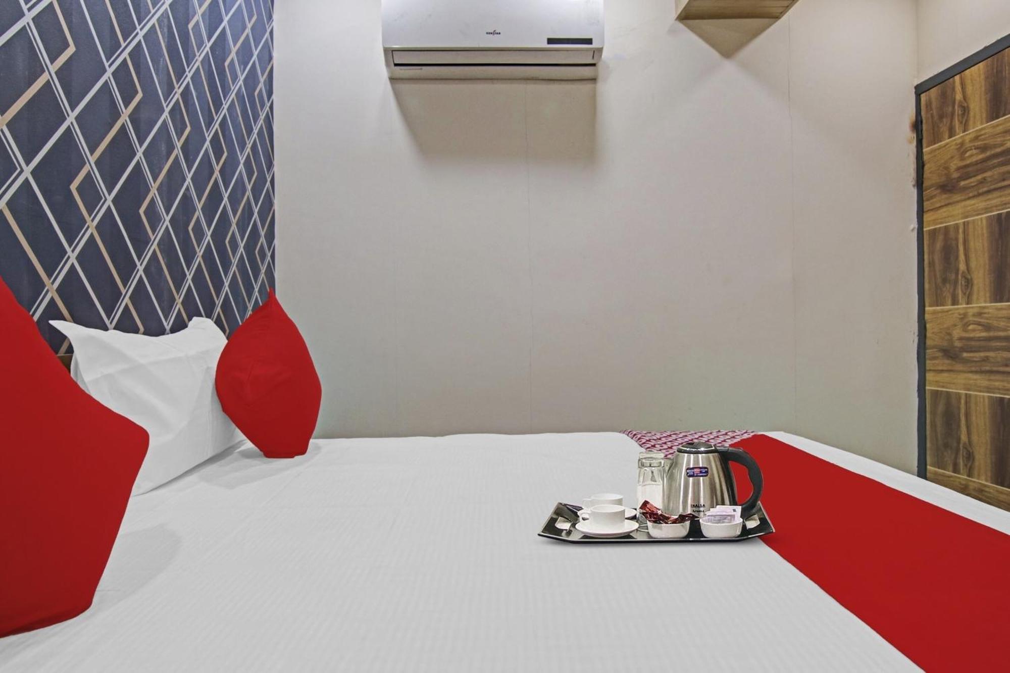 Hotel O Sr Residency Near Ccd 4*